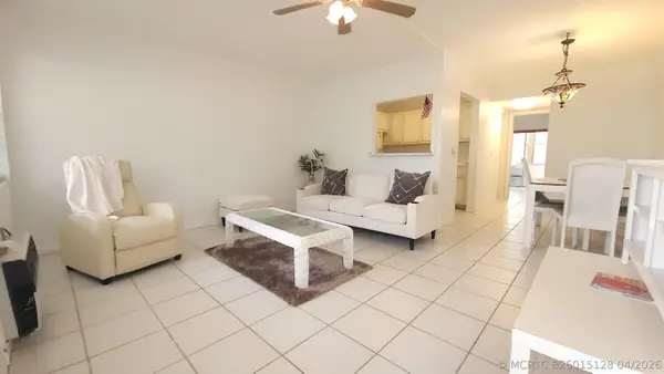 319 Chatham P, West Palm Beach, FL 33417