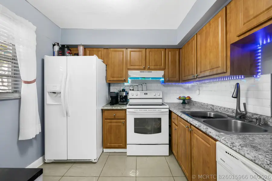 471 N Pine Island Road #302d, Plantation, FL 33324 - #3