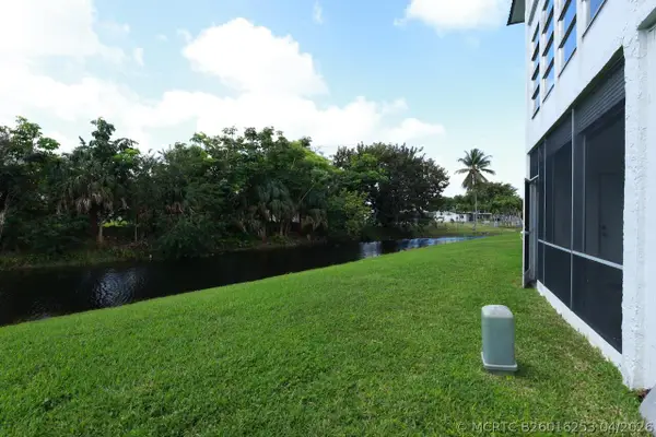 6570 Royal Palm Boulevard #106j, Margate, FL 33063