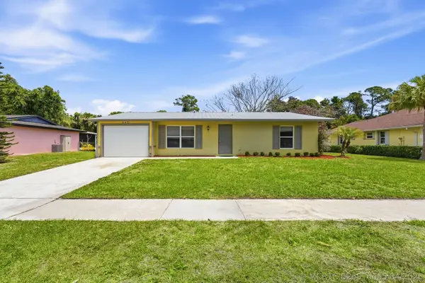 445 NE Armory Circle, Port St Lucie, FL 34983