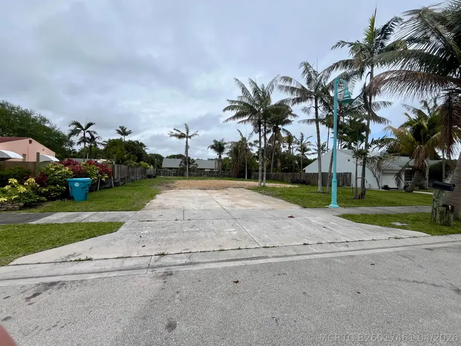 647 NE 9th Avenue, Boynton Beach, FL 33435 - #2
