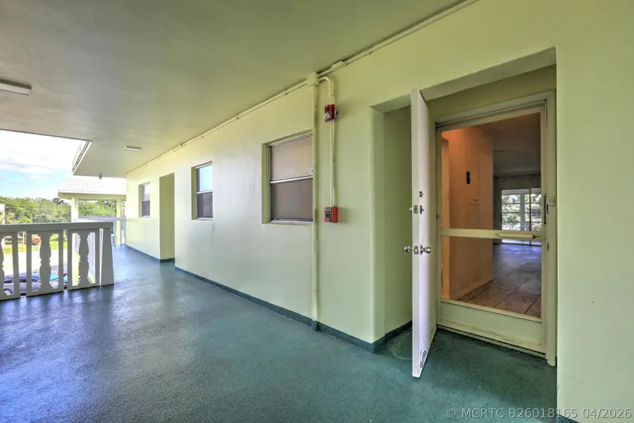 1100 Ponce De Leon Circle #305, Vero Beach, FL 32960 - #3