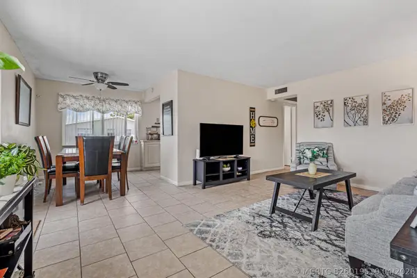 167 Cambridge G, West Palm Beach, FL 33417