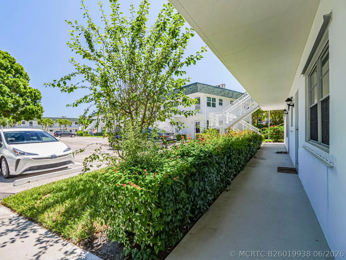2800 Indian River Boulevard #4r, Vero Beach, FL 32960 - #1