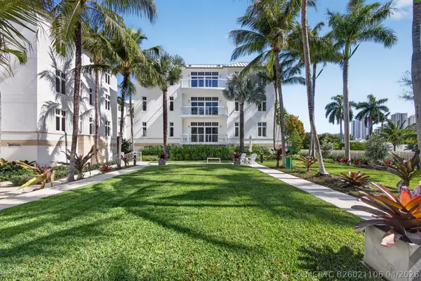 182 Lake Drive #5-301, Palm Beach Shores, FL 33404