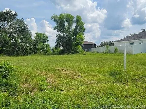 2205 NE 25th Terrace, Cape Coral, FL 33909
