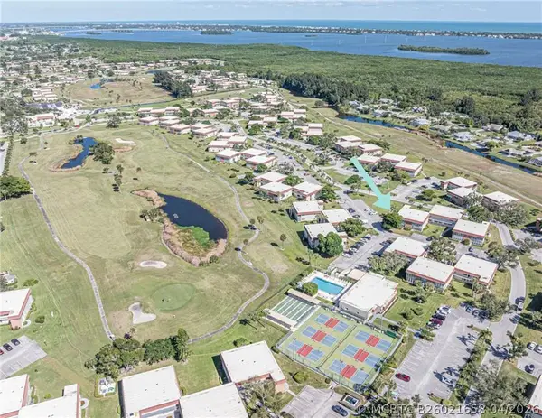 28 Pine Arbor Lane #101, Vero Beach, FL 32962
