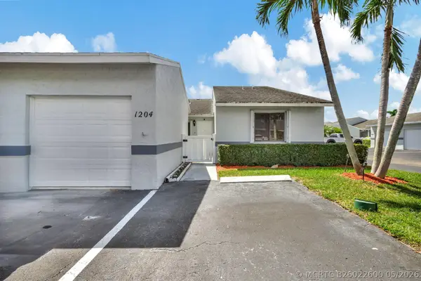 2640 W Gately Dr Drive W #1204, West Palm Beach, FL 33415