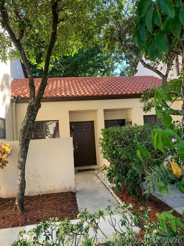 12 Via De Casas Sur #102, Boynton Beach, FL 33426