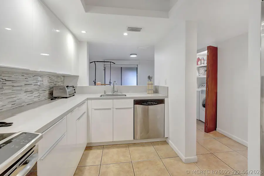 141 SW 96th Terrace #302, Plantation, FL 33324 - #3