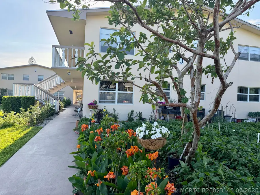 228 Canterbury J, West Palm Beach, FL 33417 - #2