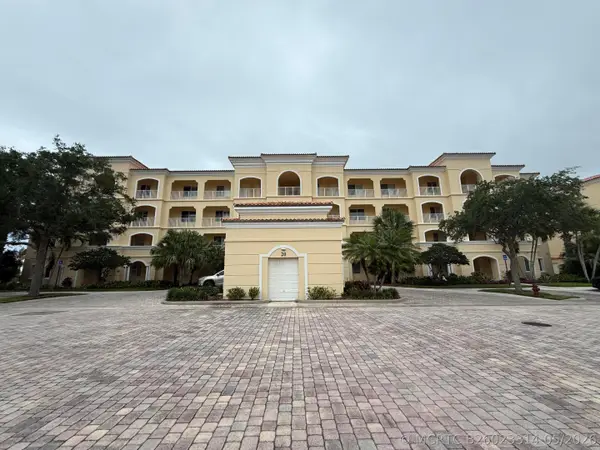 20 Harbour Isle Drive W #Ph01, Fort Pierce, FL 34949