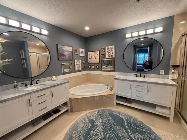 18 W Harbour Isle Drive W #102, Fort Pierce, FL 34949
