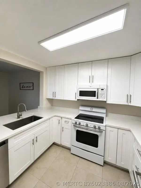 7173 Orange Drive #118b, Davie, FL 33314