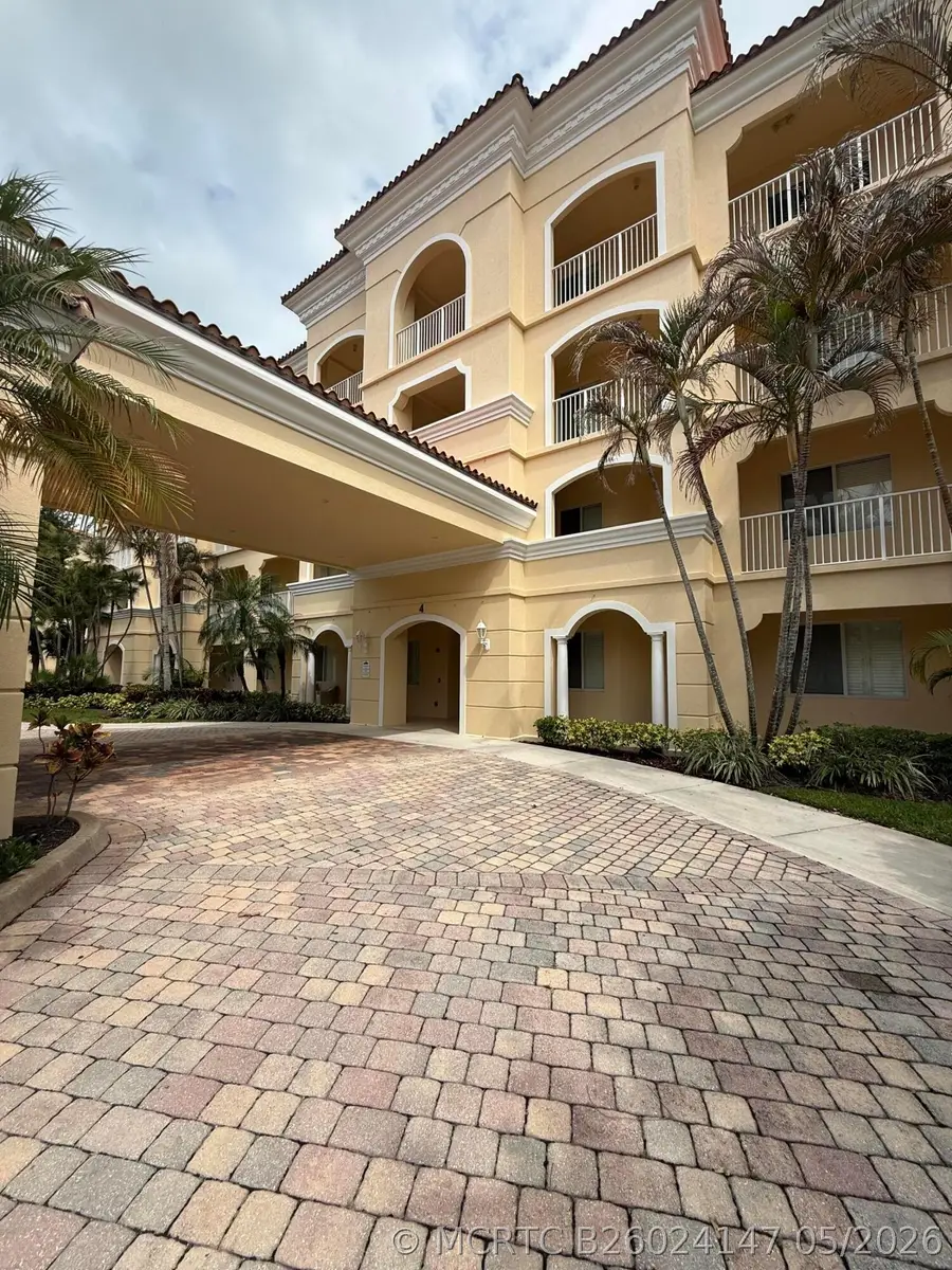 4 Harbour Isle Drive E #Unit 204, Fort Pierce, FL 34949 - #2