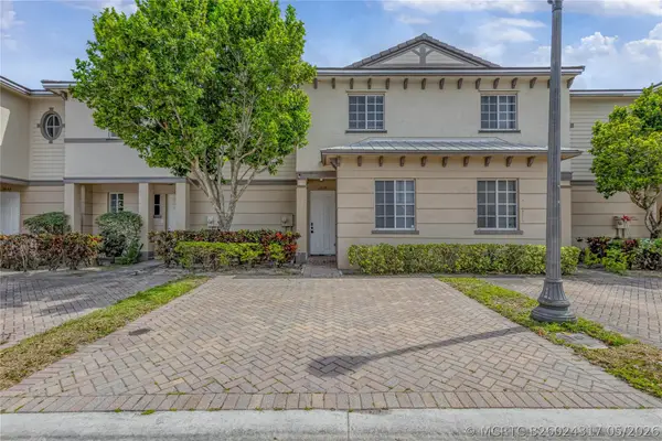 2037 Nassau Drive #2037, Riviera Beach, FL 33404