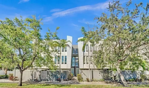 703 SE 16th Court, Fort Lauderdale, FL 33316