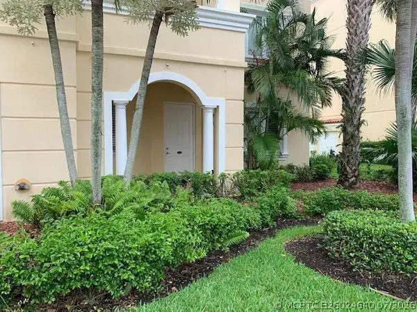 20 Harbour Isle Drive W #106, Fort Pierce, FL 34949