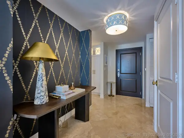 99 SE Mizner Boulevard #Ph 35, Boca Raton, FL 33432