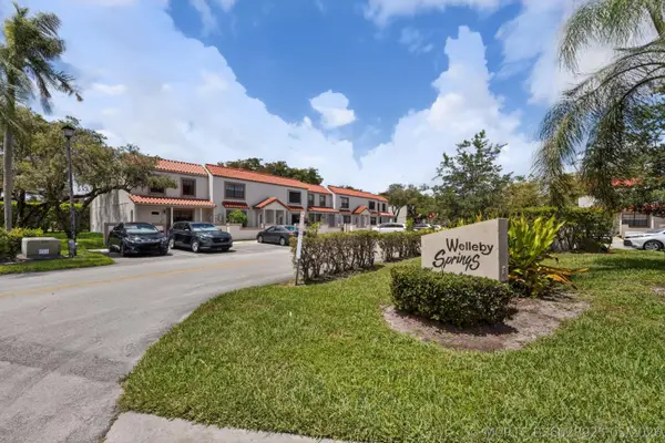 9409 NW 42nd Street, Sunrise, FL 33351