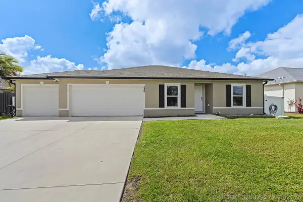 380 SW Donna Terrace, Port St Lucie, FL 34984