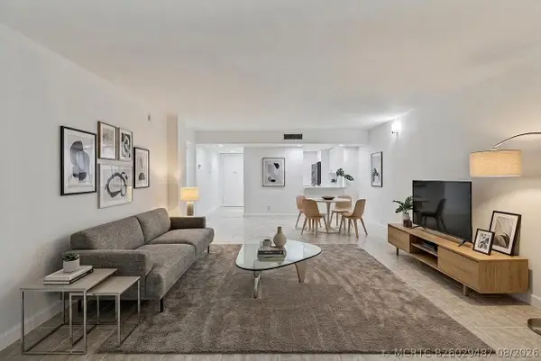 5220 Las Verdes Circle #317, Delray Beach, FL 33484