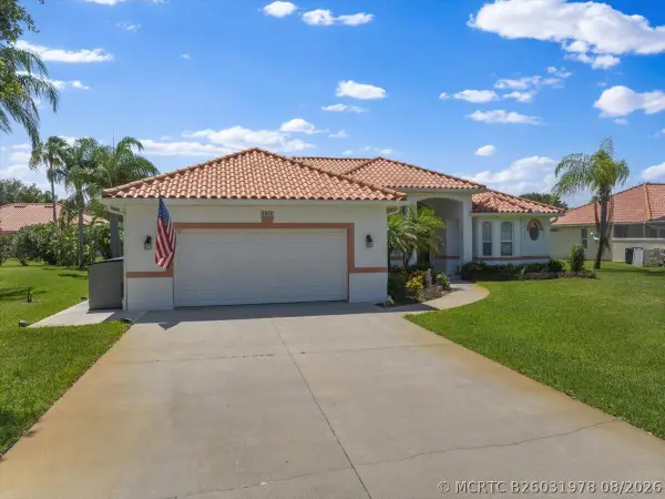 5828 Pine Ridge Circle, Vero Beach, FL 32967
