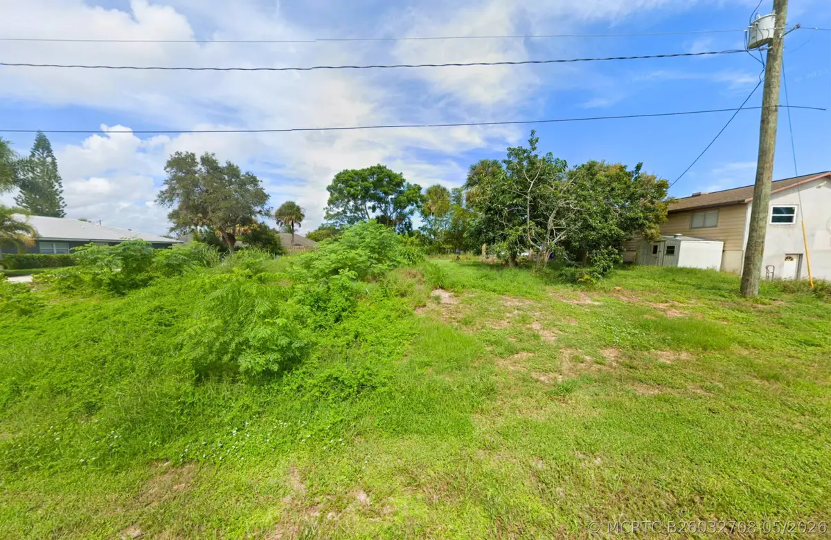 320 13th Street Sw, Vero Beach, FL 32962 - #1