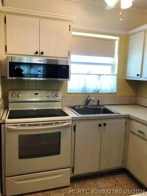 1115 Lake Terrace #210, Boynton Beach, FL 33426