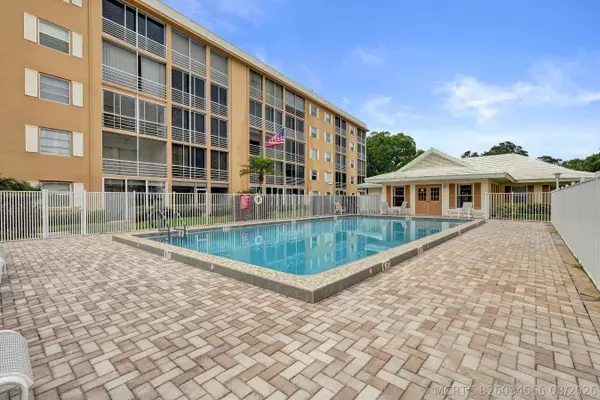 304 Golfview Road #304, North Palm Beach, FL 33408