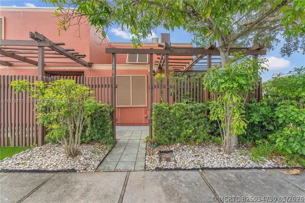 1490 Laguna Lane, Pembroke Pines, FL 33026