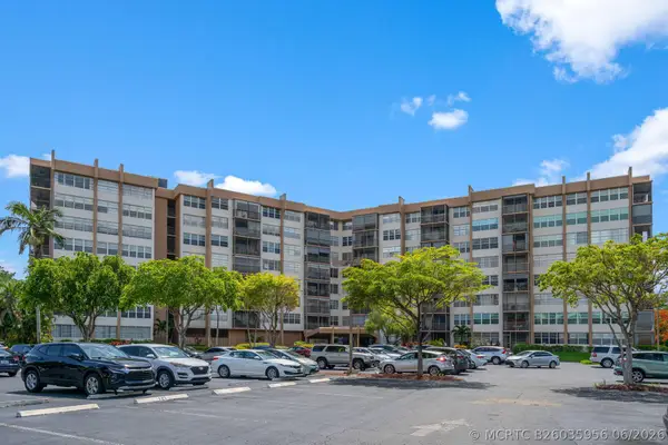 900 Saint Charles Place #221, Pembroke Pines, FL 33026