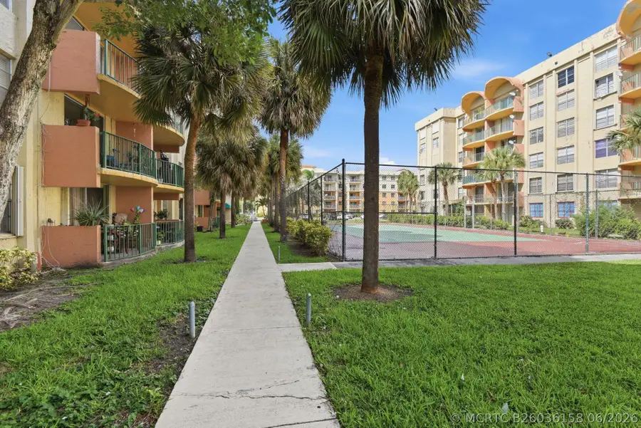 9360 Fontainebleau Boulevard #Apt 310, Miami, FL 33172 - #2