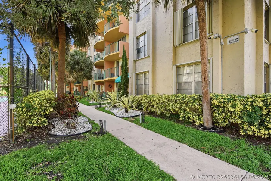 9360 Fontainebleau Boulevard #Apt 310, Miami, FL 33172 - #3