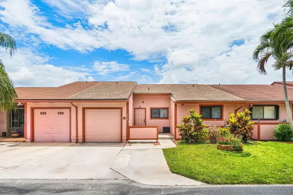 120 Mayfair Lane, Boynton Beach, FL 33426