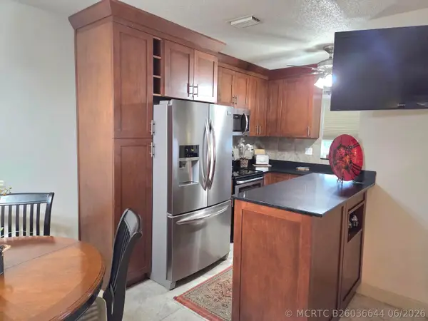 2100 NE 38th Street Ne #207, Lighthouse Point, FL 33064