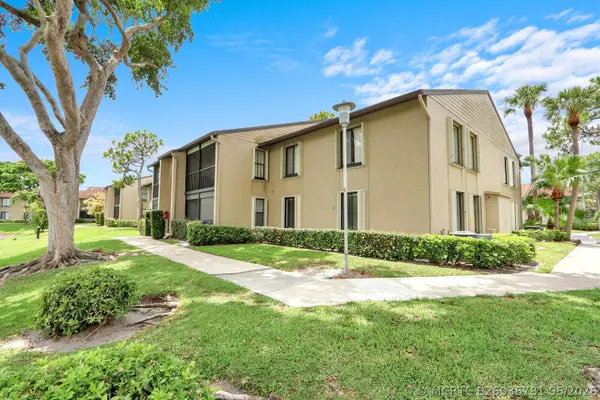 715 Sunny Pine Way #B1, Greenacres, FL 33415