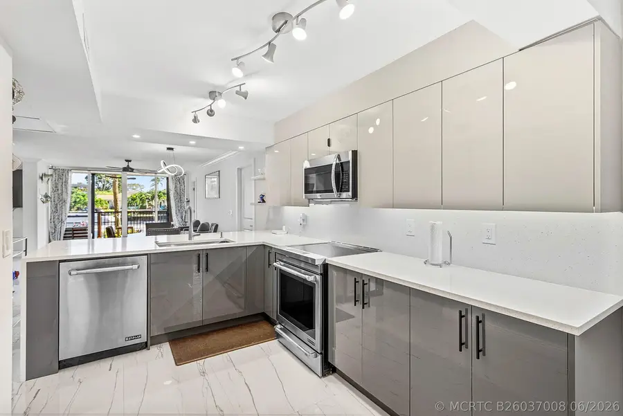 18 Royal Palm Way Way #109, Boca Raton, FL 33432 - #3