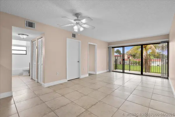 1524 Lake Crystal Drive #F, West Palm Beach, FL 33411