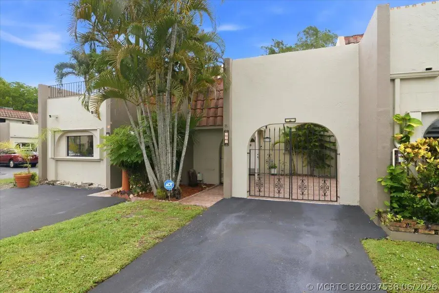 275 Jacaranda Drive, Plantation, FL 33324 - #2