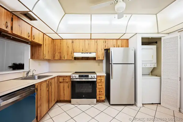 900 Colony Point Circle #121, Pembroke Pines, FL 33026