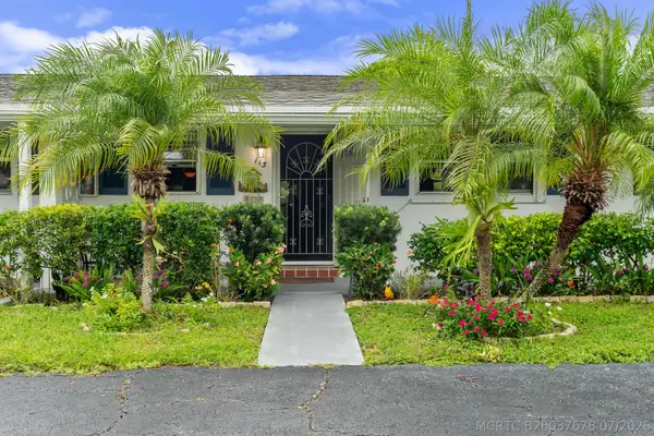 2017 SW Golf Lane #113, Boynton Beach, FL 33426