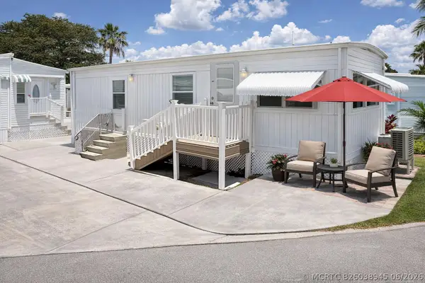 206 Eagle Drive E, Briny Breezes, FL 33435