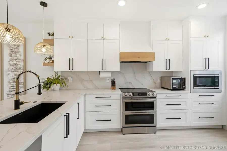 1210 NE 11th Avenue, Fort Lauderdale, FL 33304 - #2