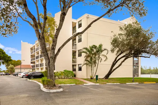 118 Lake Emerald Drive #110, Oakland Park, FL 33309