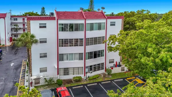 4270 NW 40th Street #401, Lauderdale Lakes, FL 33319