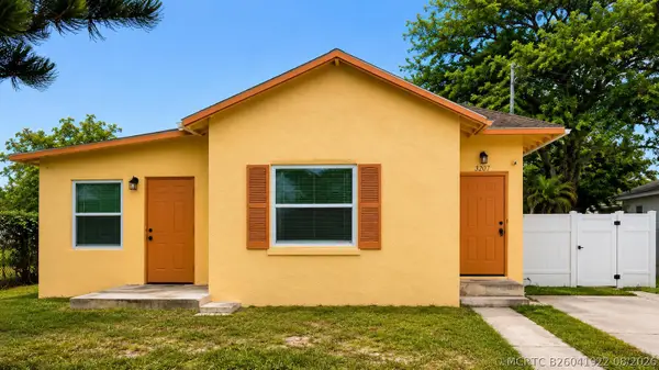 3207 Pinewood Avenue, West Palm Beach, FL 33407