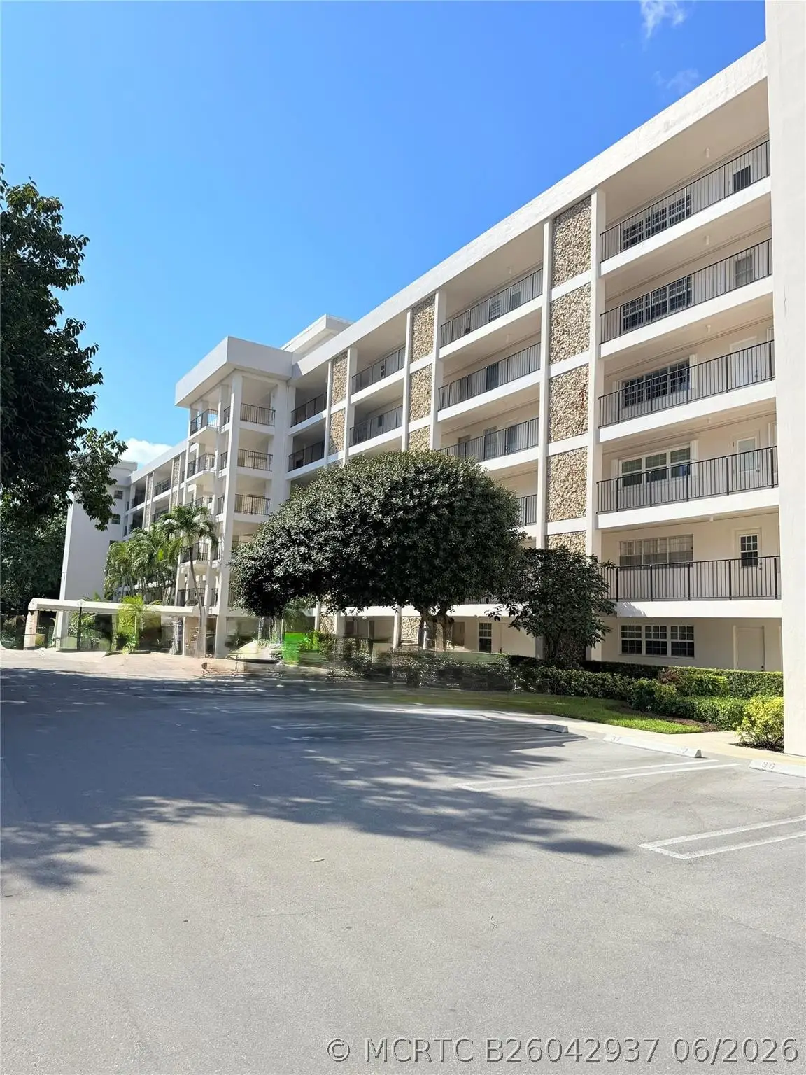 2801 N Palm Aire Drive #604, Pompano Beach, FL 33069 - #1
