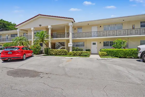 2202 NE 36th Street #17, Lighthouse Point, FL 33064