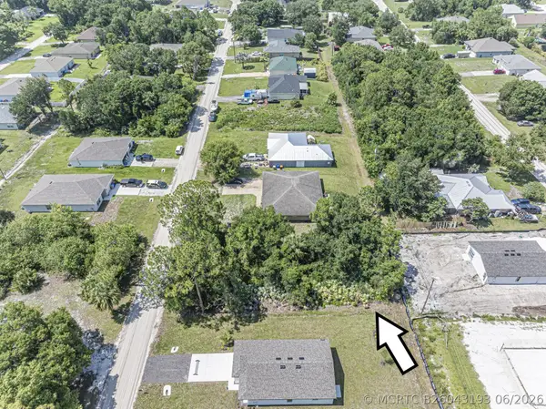 8566 105th Avenue, Vero Beach, FL 32967